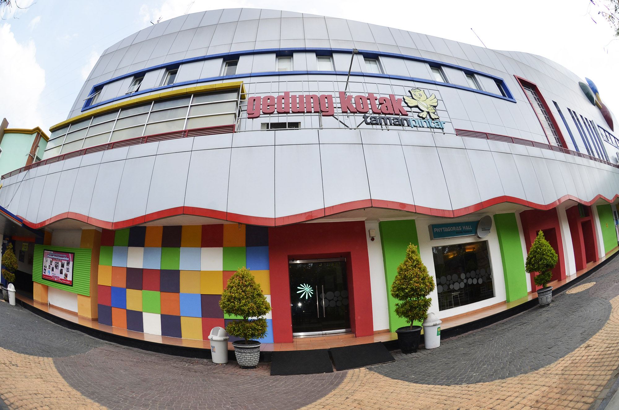 Gedung Kotak